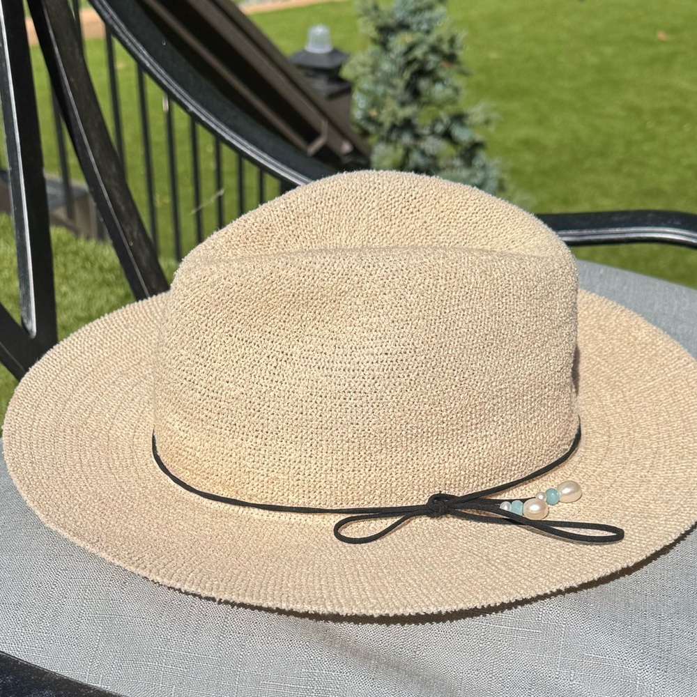 Straw Panama Style Sun Hat w/ Beaded Pearl Tie | Neutral cream |